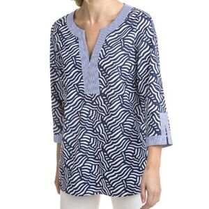 Vineyard Vines Blue and White Graphic Whale Tale Tunic XS